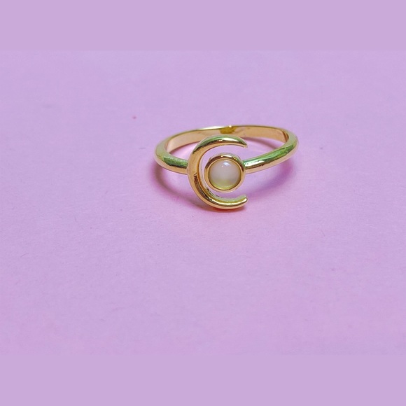 Gold plated half moon moonstone ring - Picture 1 of 4
